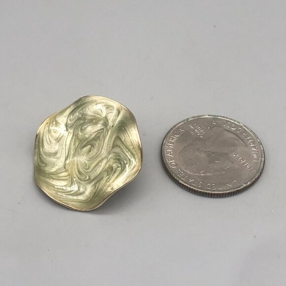 3/$30 Vintage Earrings Gold Wavy Button Swirl Design Green White Pierced Estate - Picture 8 of 11